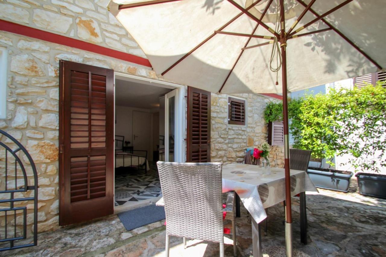 Carla Guest House Novigrad Istria Exterior foto